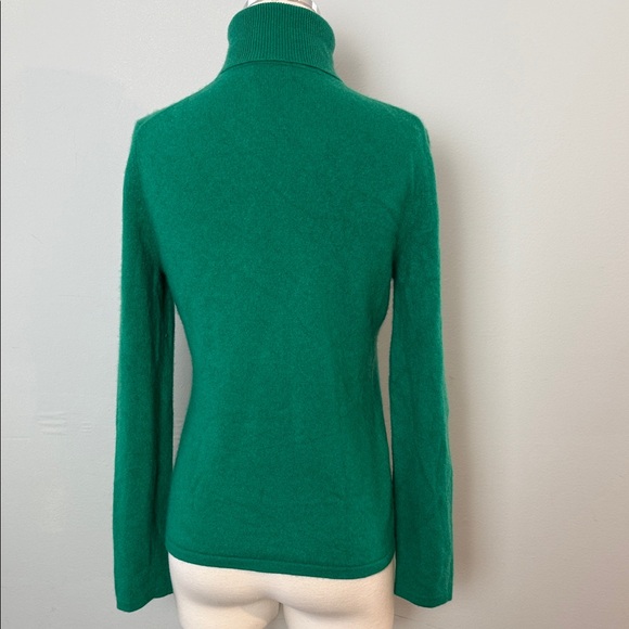 Lord & Taylor Vibrant Green 100% Cashmere Turtleneck Sweater ~ - Picture 4 of 6